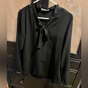 Moyabo top with bow size Large